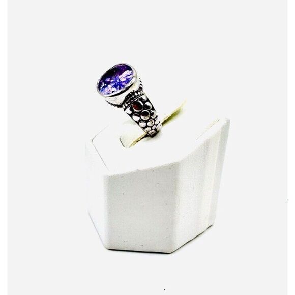 Lia Sophia "Tempest" Purple Cubic Zirconia Center Stone Silver Tone Ring Size 5 - Picture 2 of 3